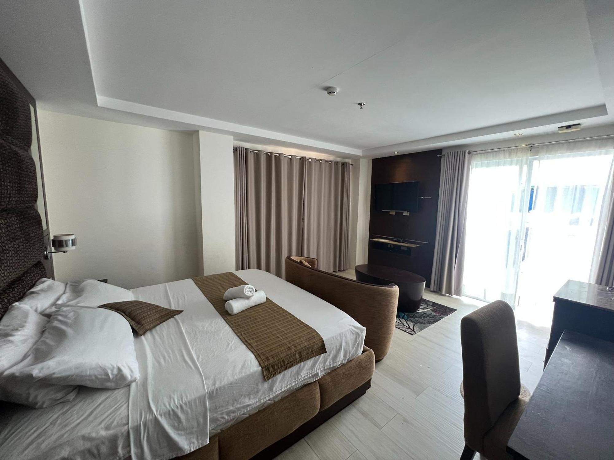 Subiza Beach Resort Olongapo Extérieur photo