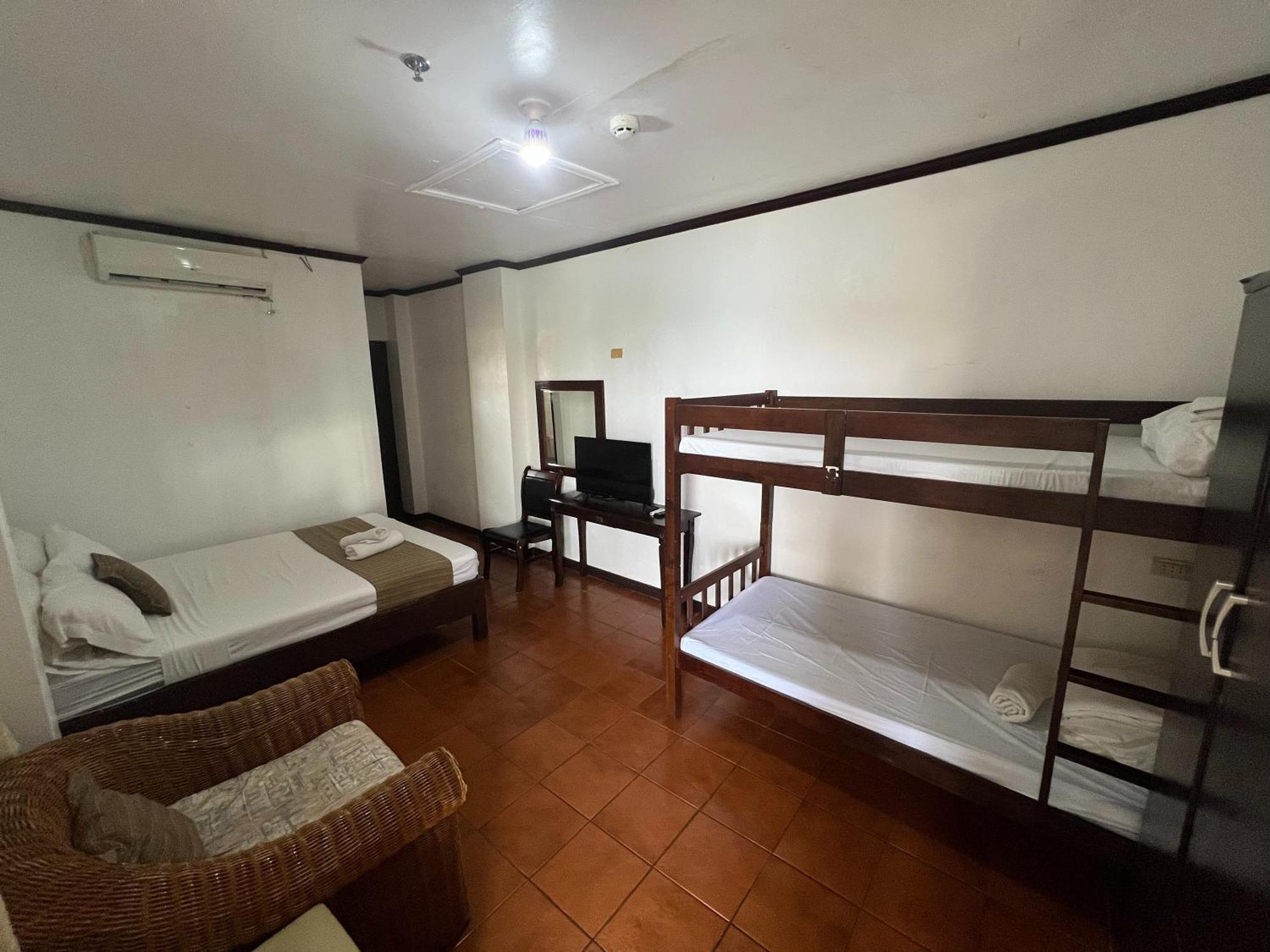 Subiza Beach Resort Olongapo Extérieur photo
